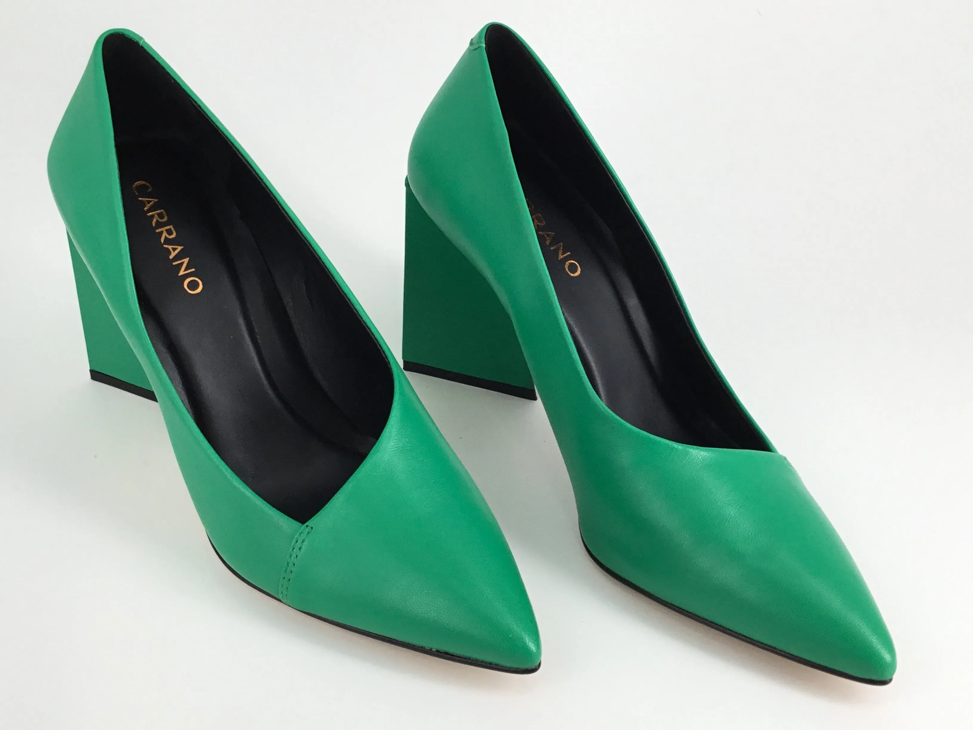 Carrano Caia available in 2 colours