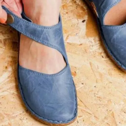 Comfortable Twisted Cutout Close Toe Leather Flats