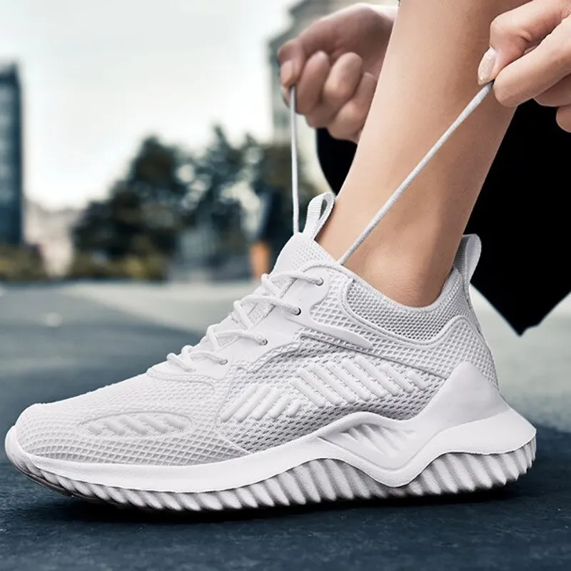 Fashion Casual Sports Mesh Sneakers / Breathable Wear Shoes