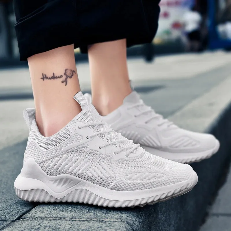 Fashion Casual Sports Mesh Sneakers / Breathable Wear Shoes