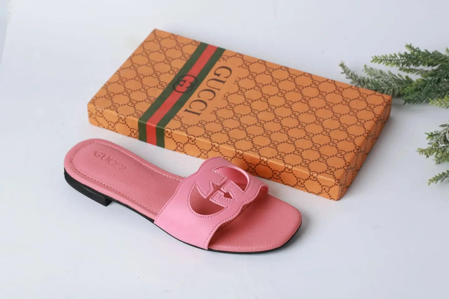GUCCI CASUAL SLIDES