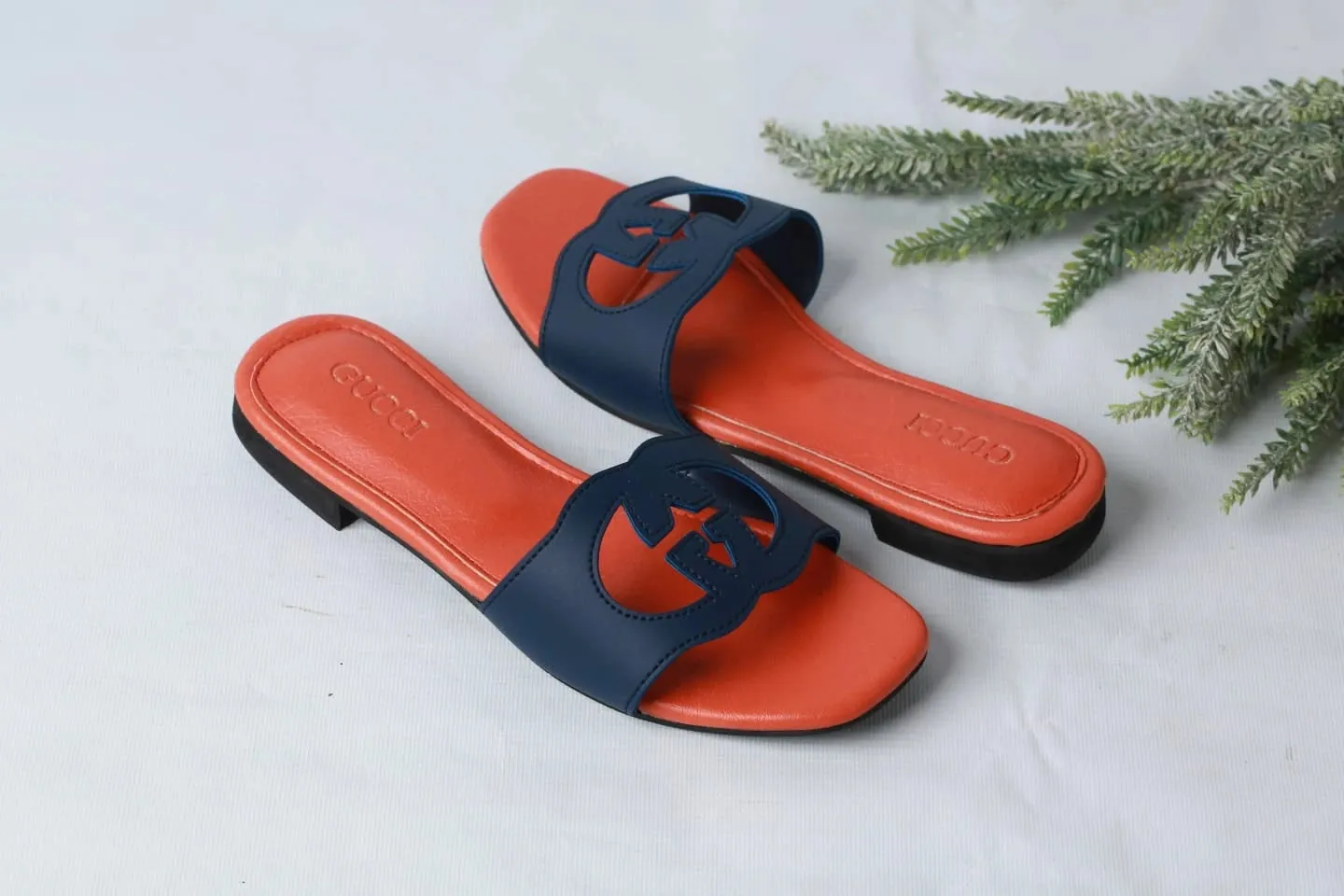 GUCCI CASUAL SLIDES