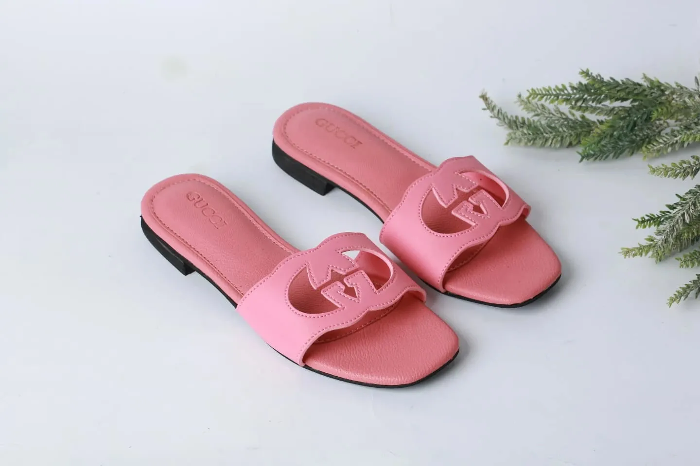 GUCCI CASUAL SLIDES