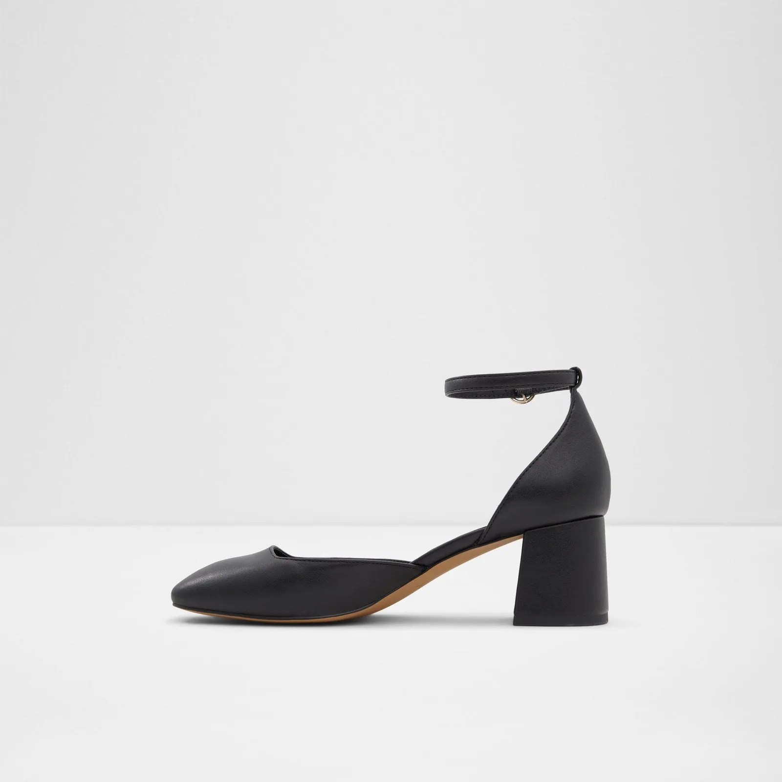 Kindah black woman heels