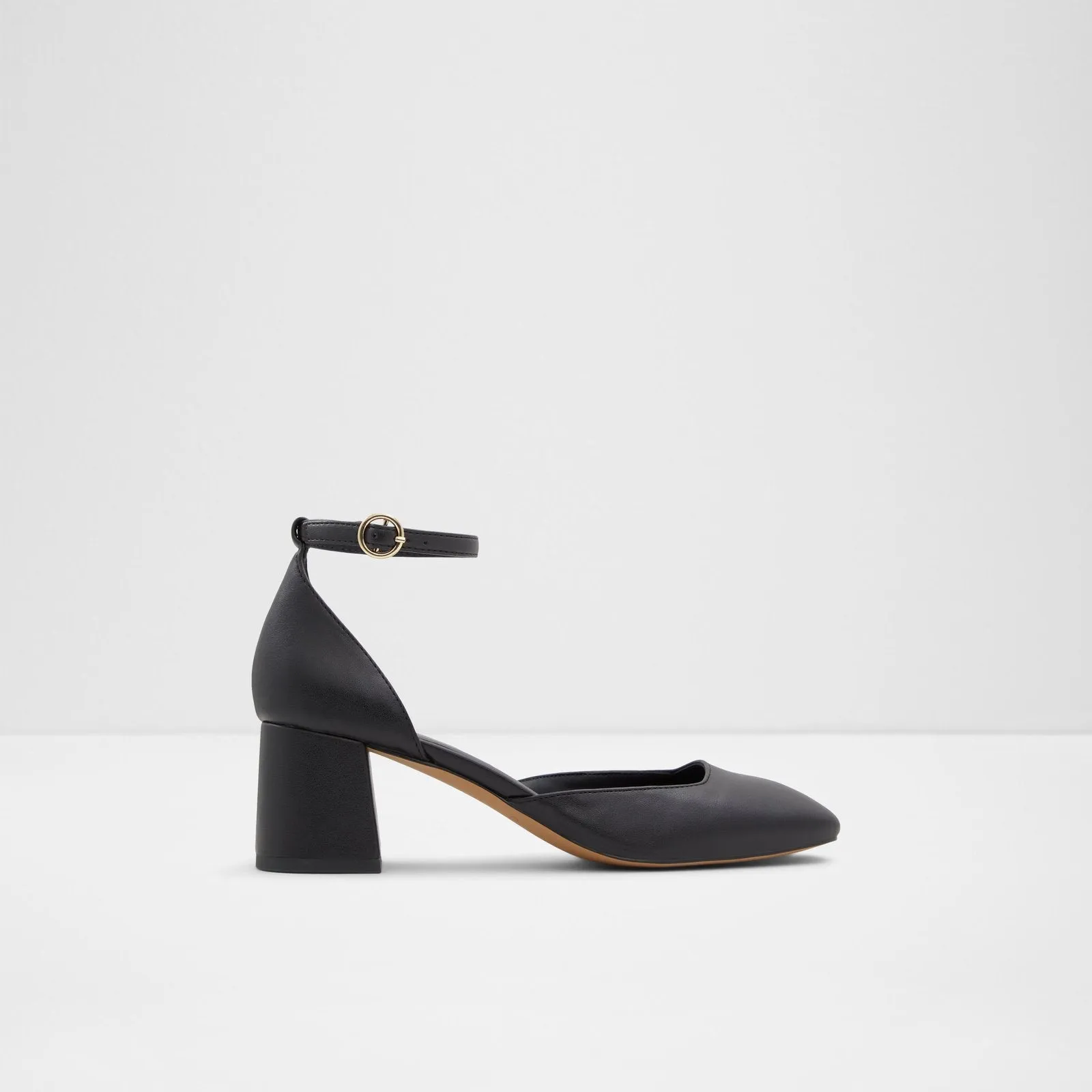Kindah black woman heels
