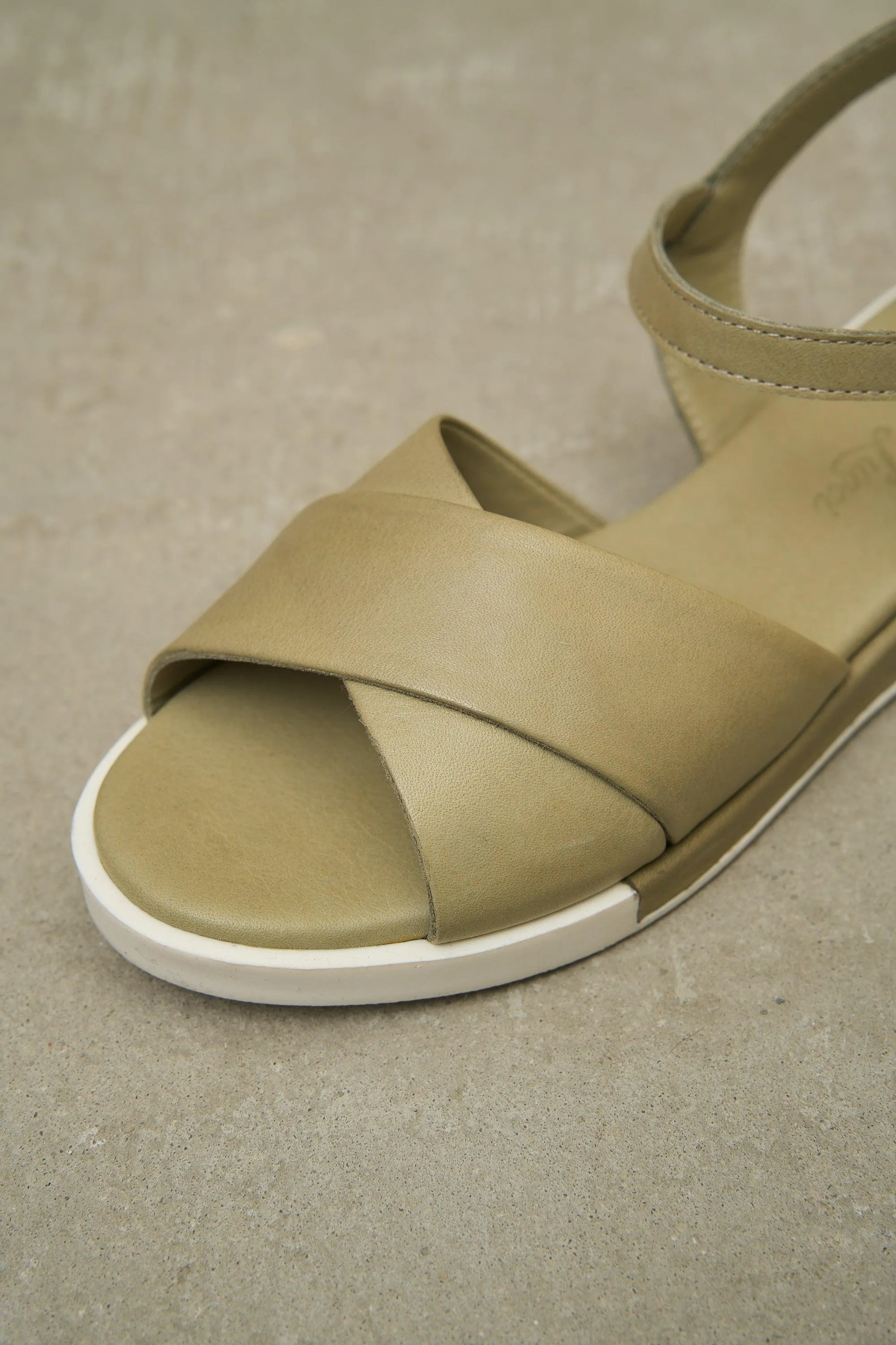 Pastel Flats - White