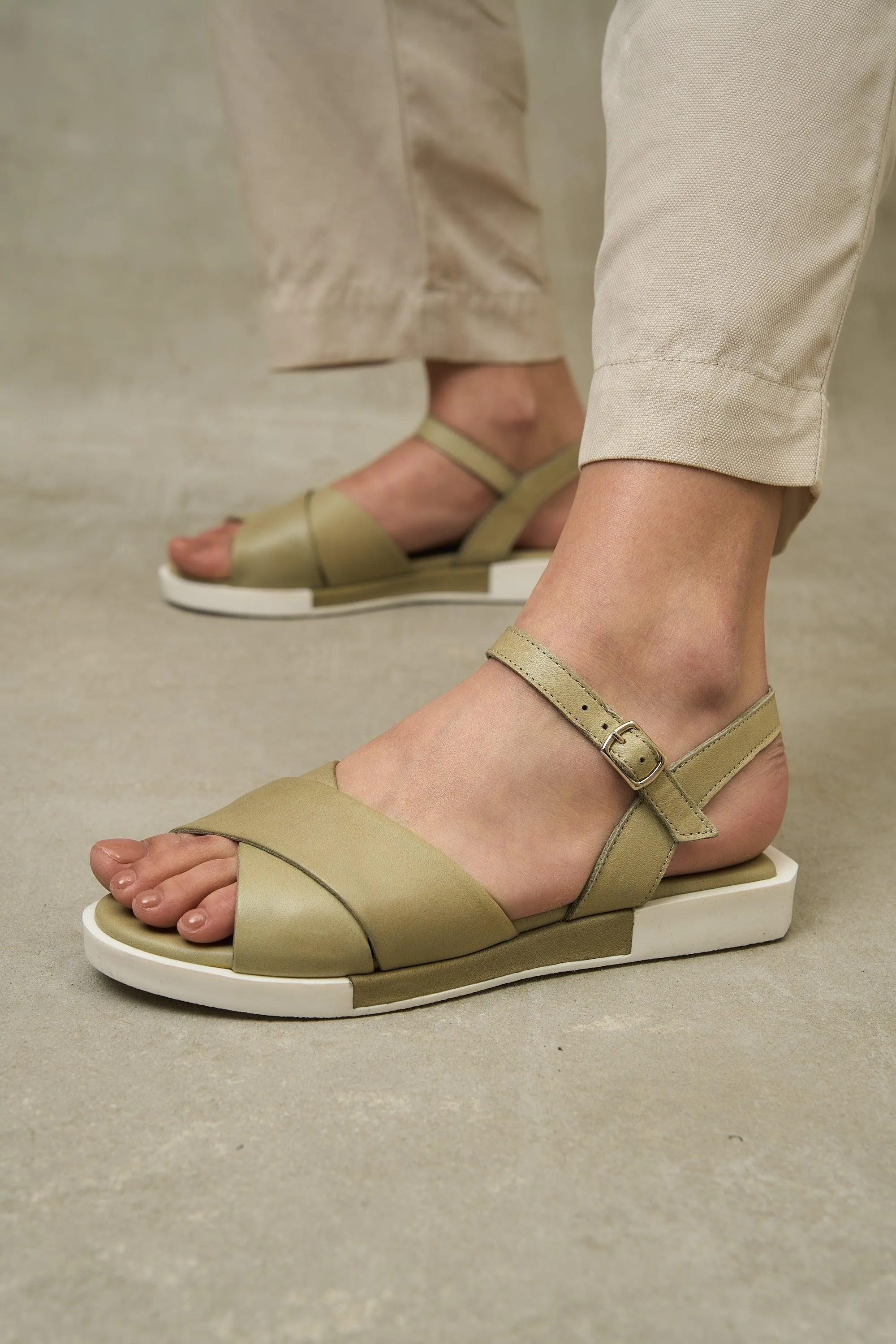 Pastel Flats - White