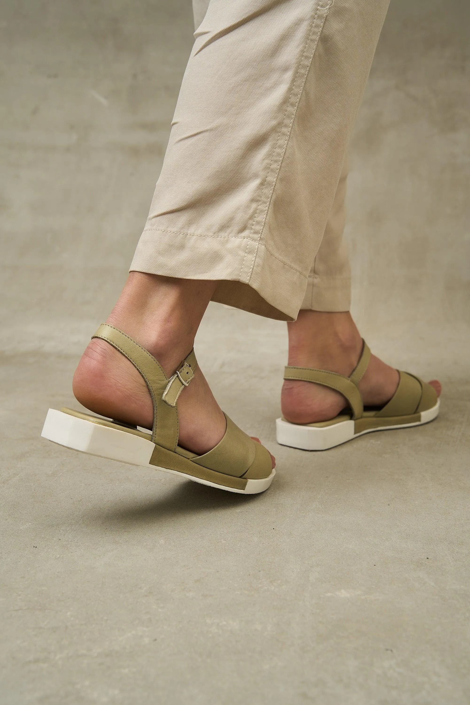 Pastel Flats - White