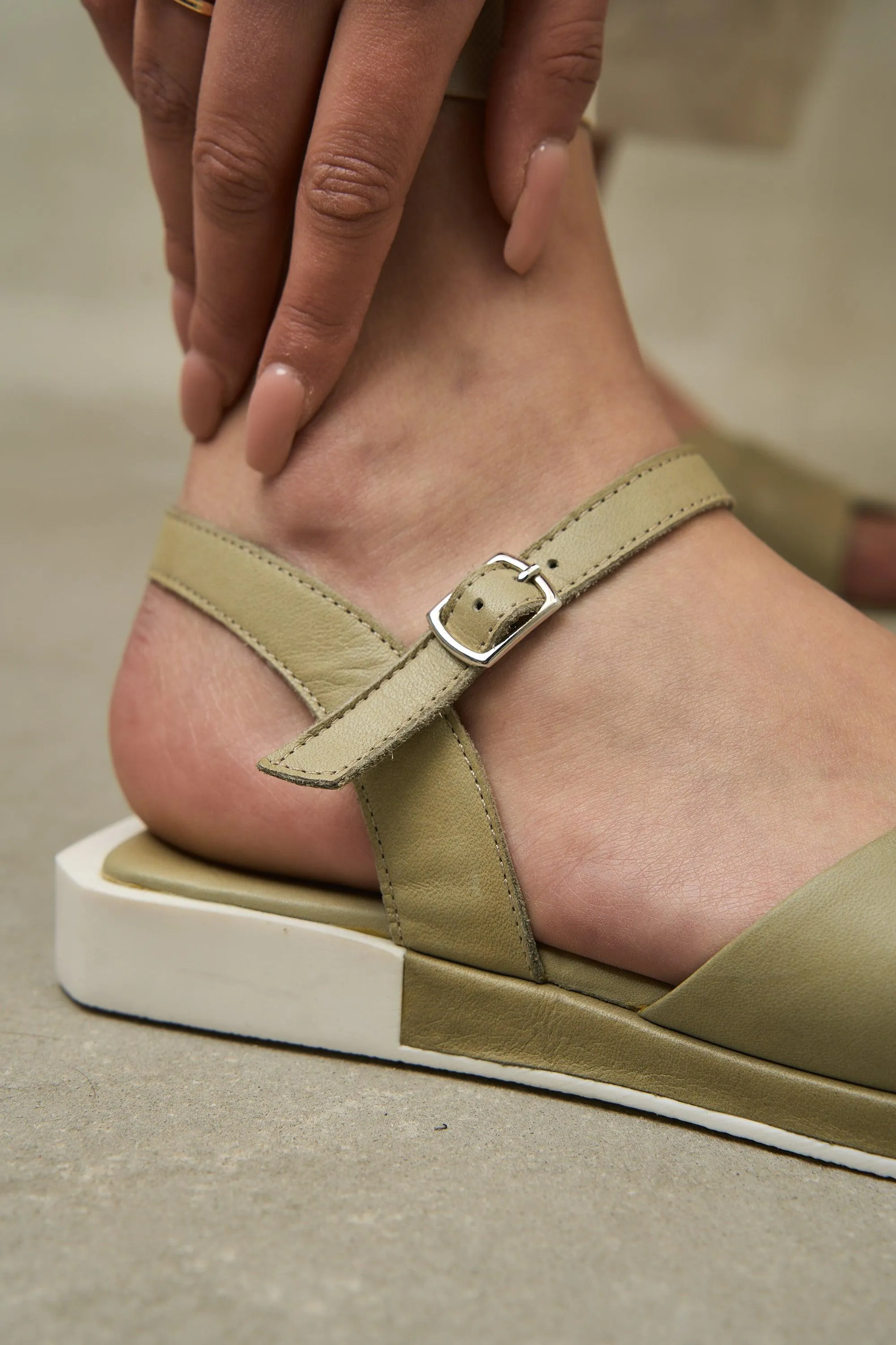 Pastel Flats - White