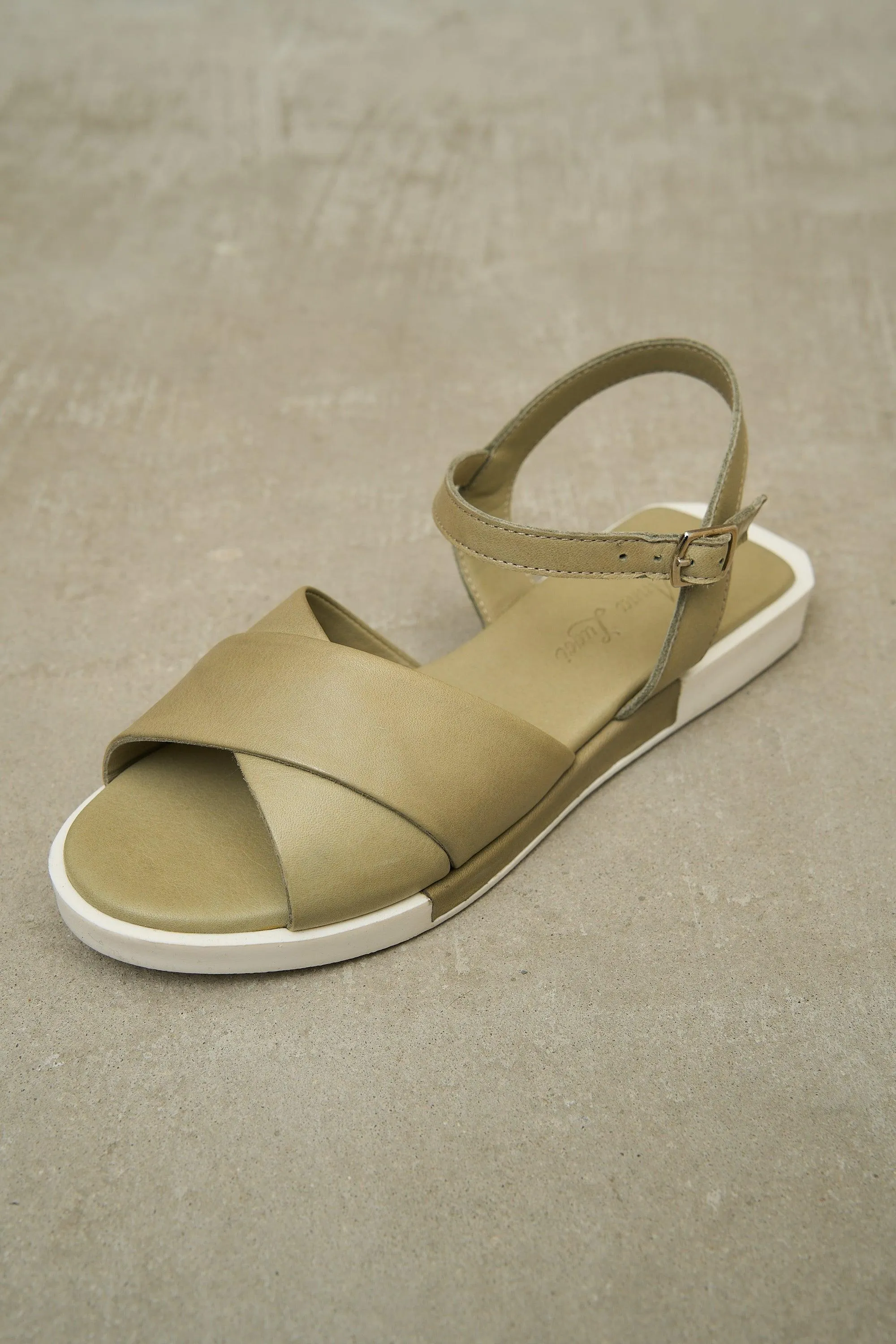 Pastel Flats - White