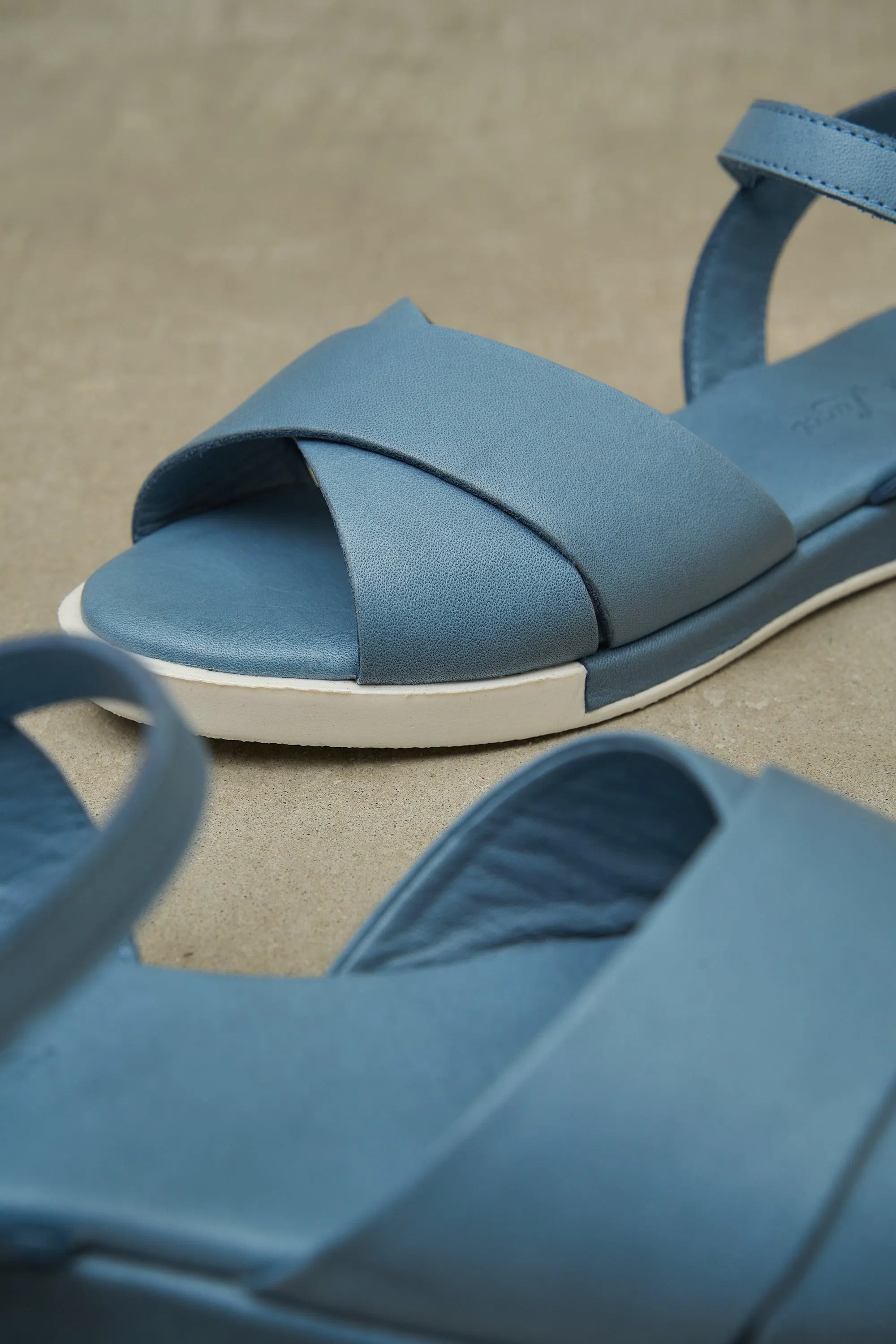 Pastel Flats - White