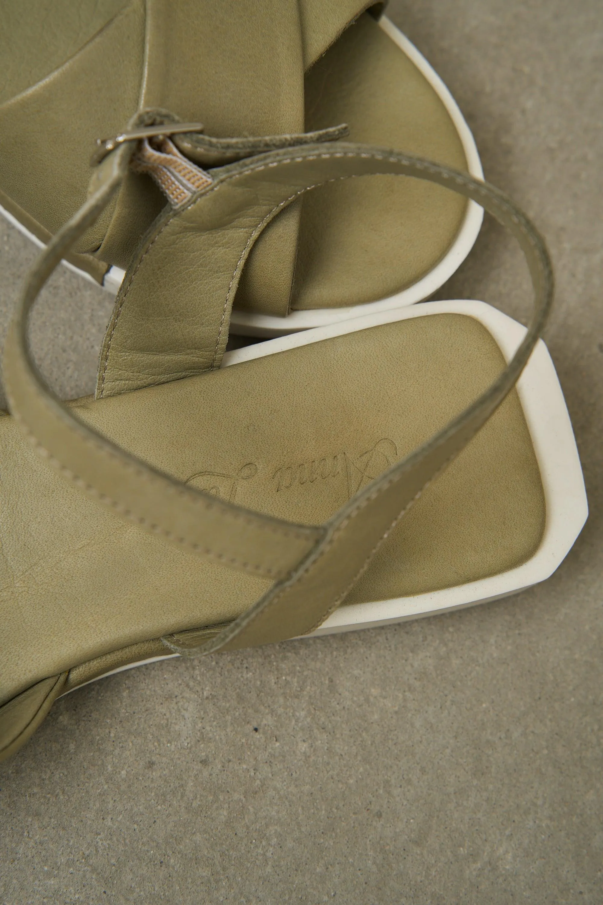 Pastel Flats - White