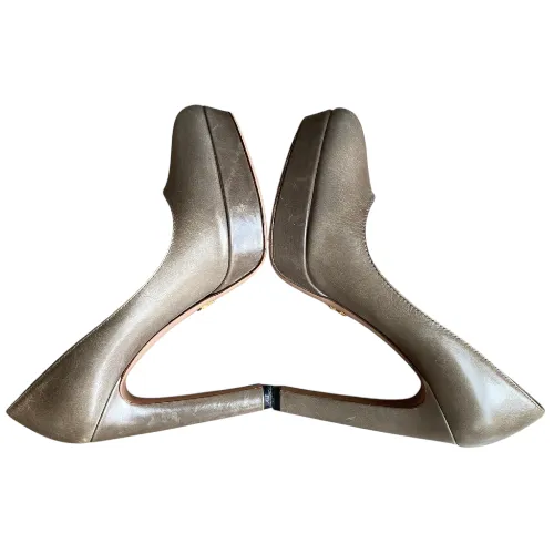 PRADA Taupe Gray Leather Platform Pumps, Size 38.5